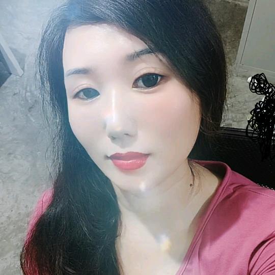 玲玲.