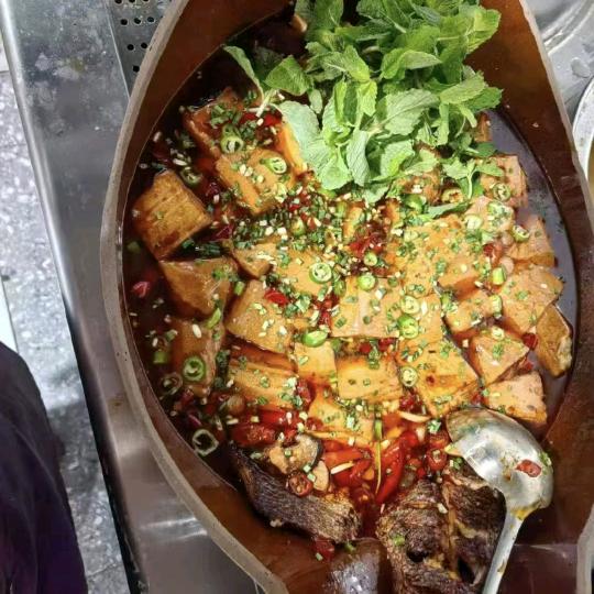 贵州瓦罐豆花烤鱼，烙锅火锅