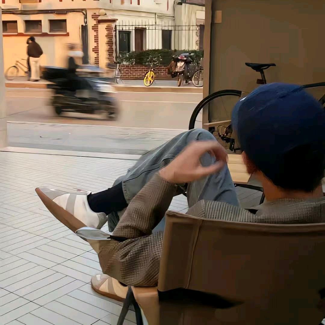 强颜欢笑💋