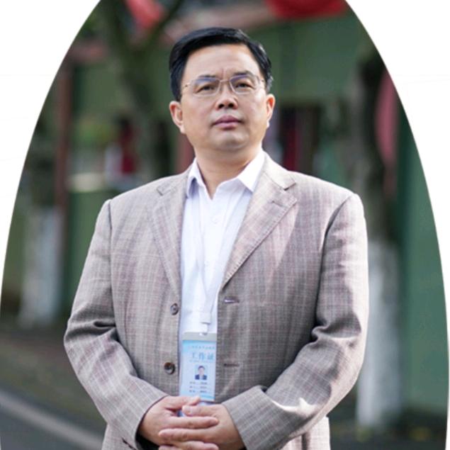 青少年成长顾问（何老师）