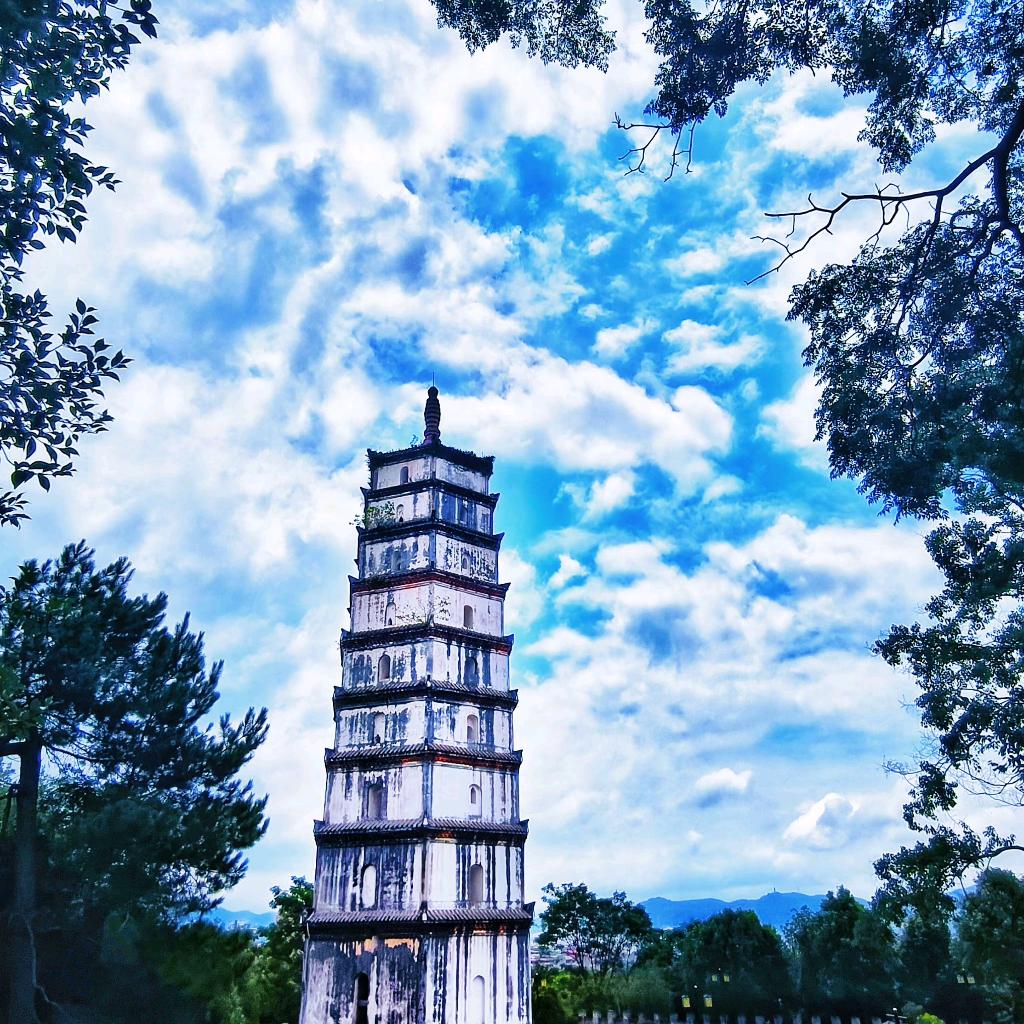 红都
