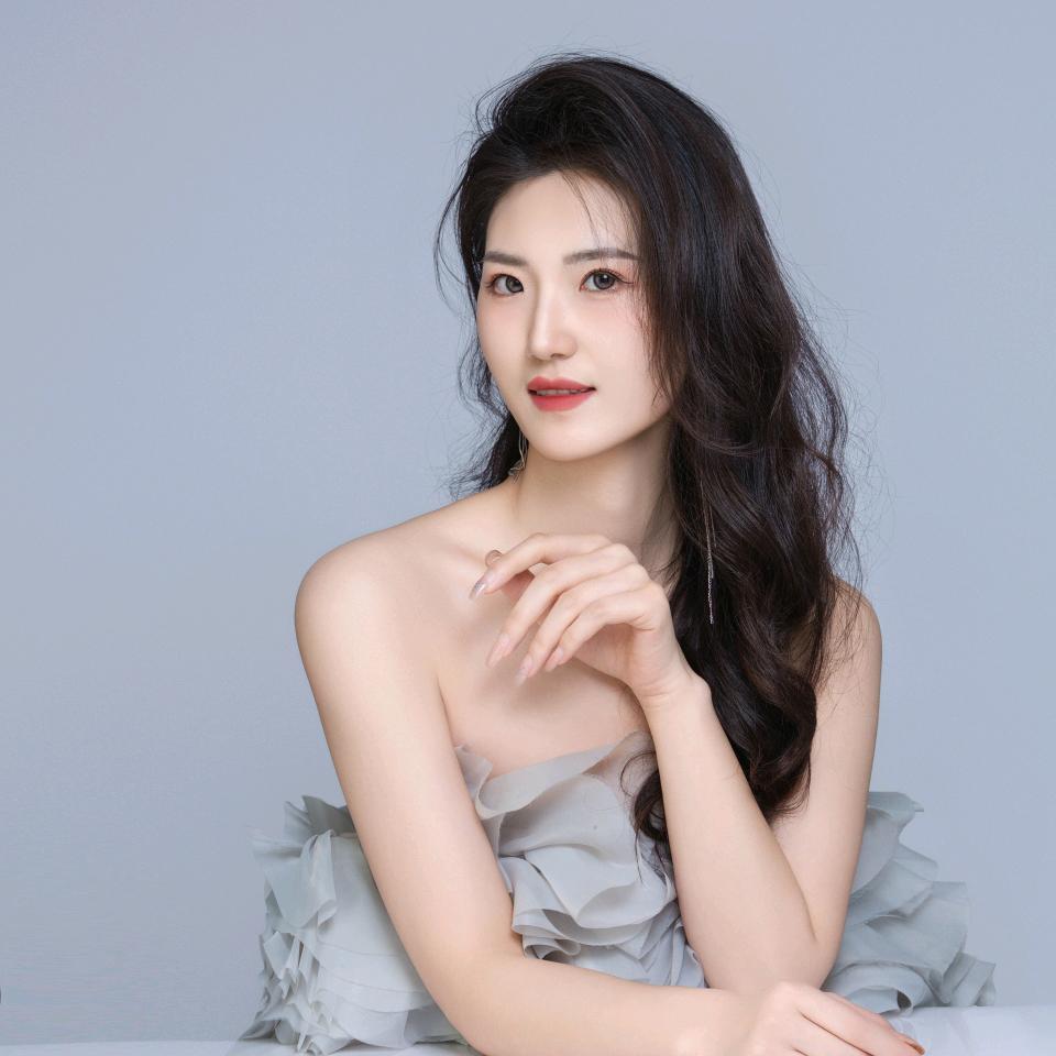 一个迷人的魅力女孩