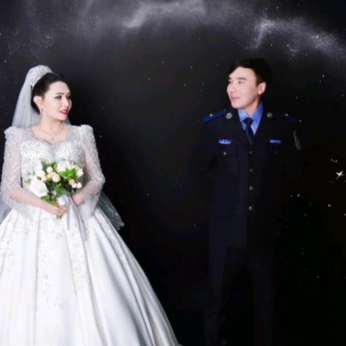 👩‍❤️‍👨👮‍♀️心❤👮‍♂️