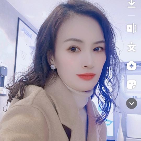 詹丫头🌺🌸🌻