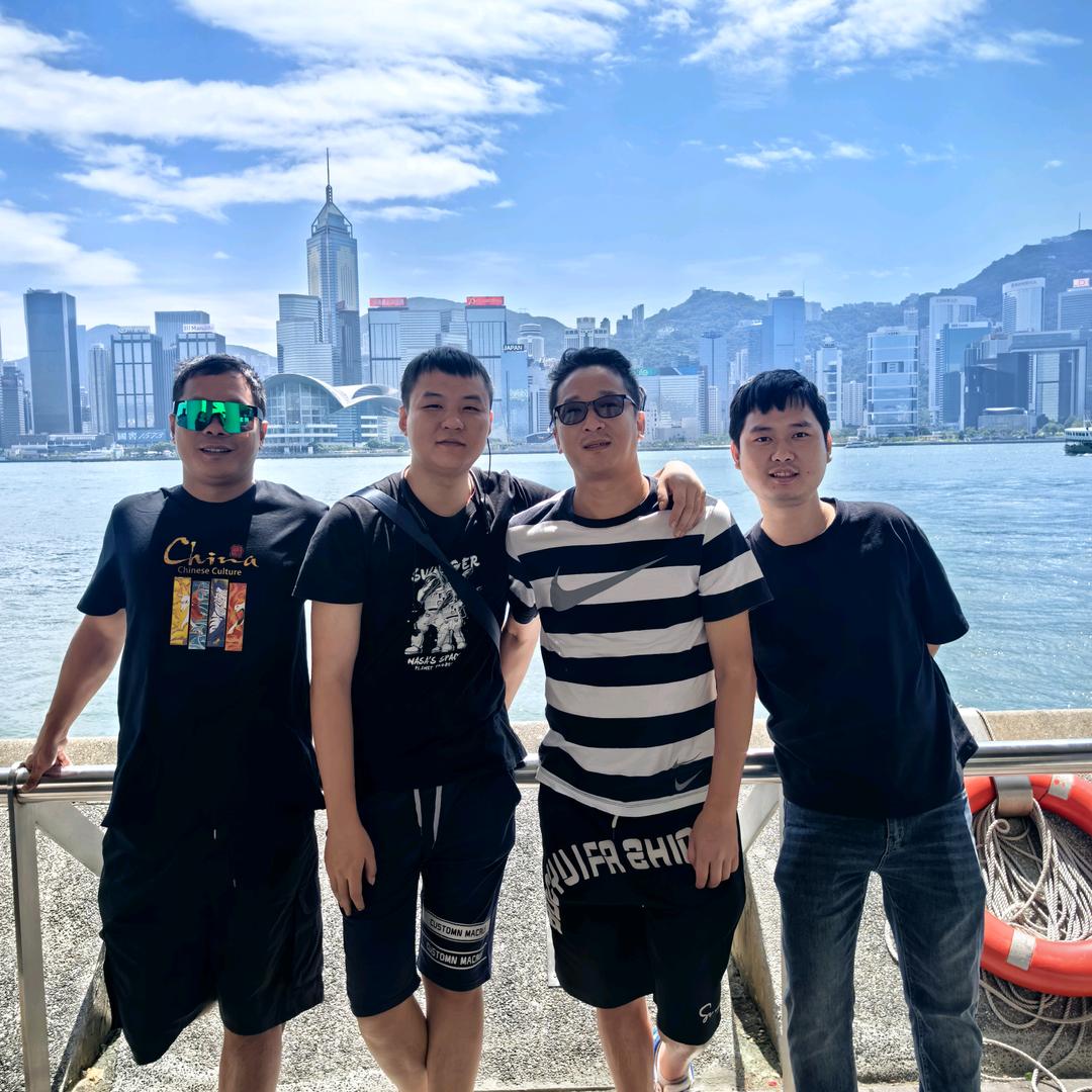 爱骑摩托和收废铁的小刘