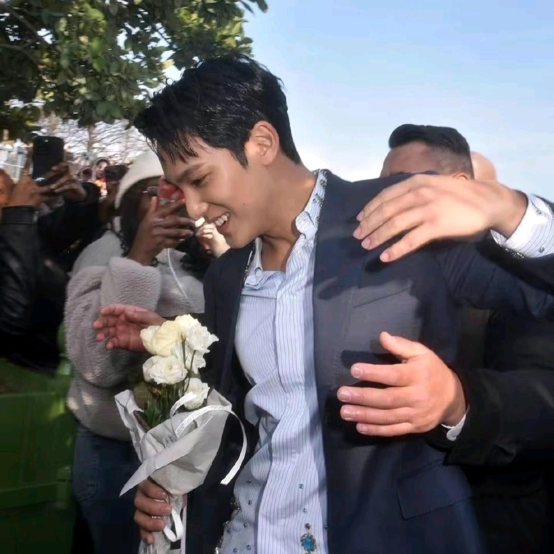 夏之光的胸肌😍