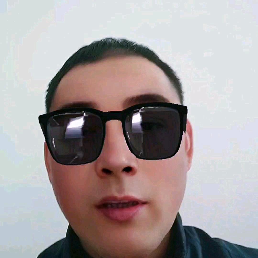 曹大哥.