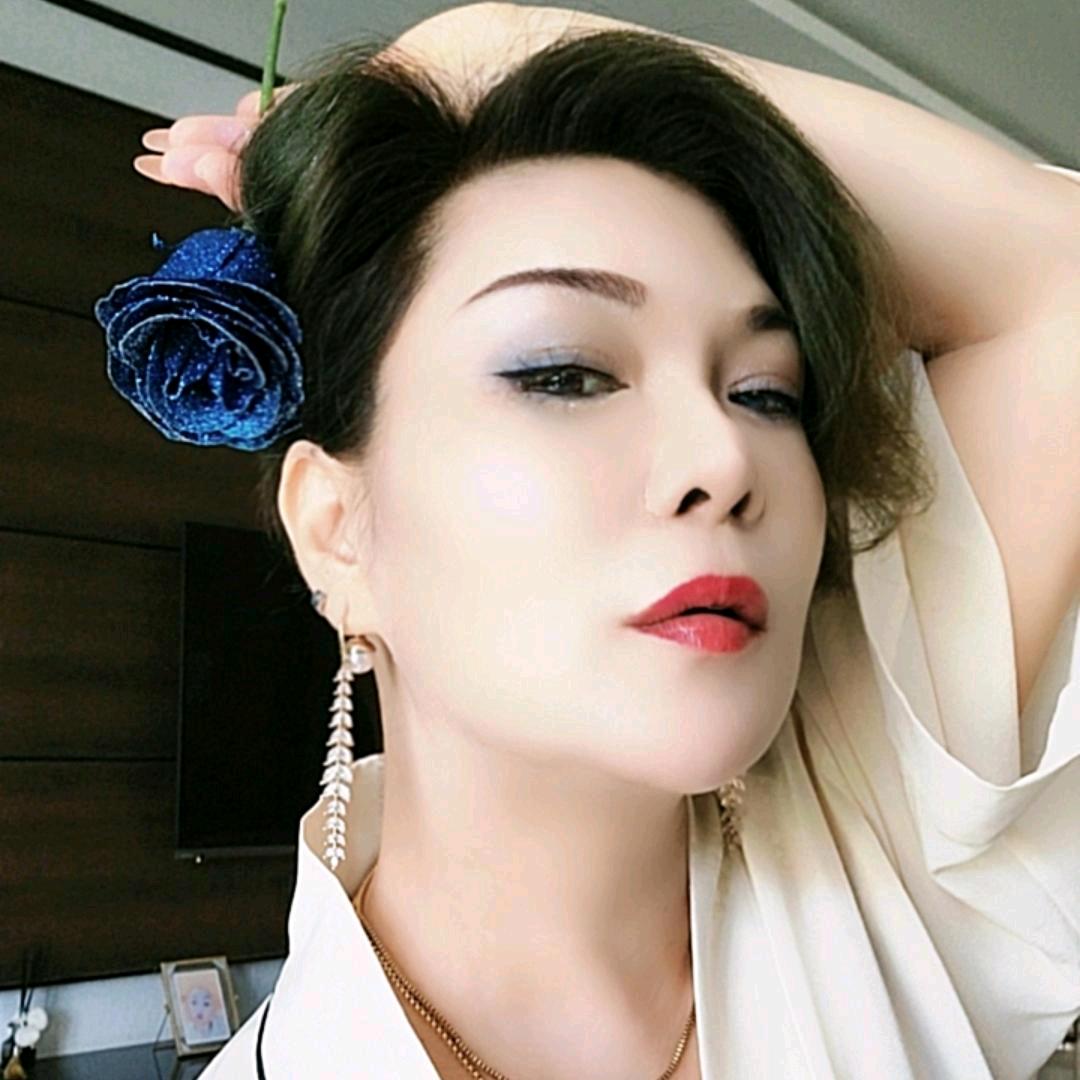 楚 國 佳 人
