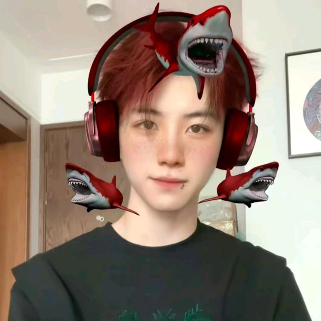 菠萝🍍微浪~笑（212）