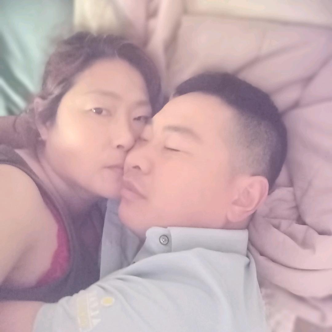 辛福姐姐。开心快乐