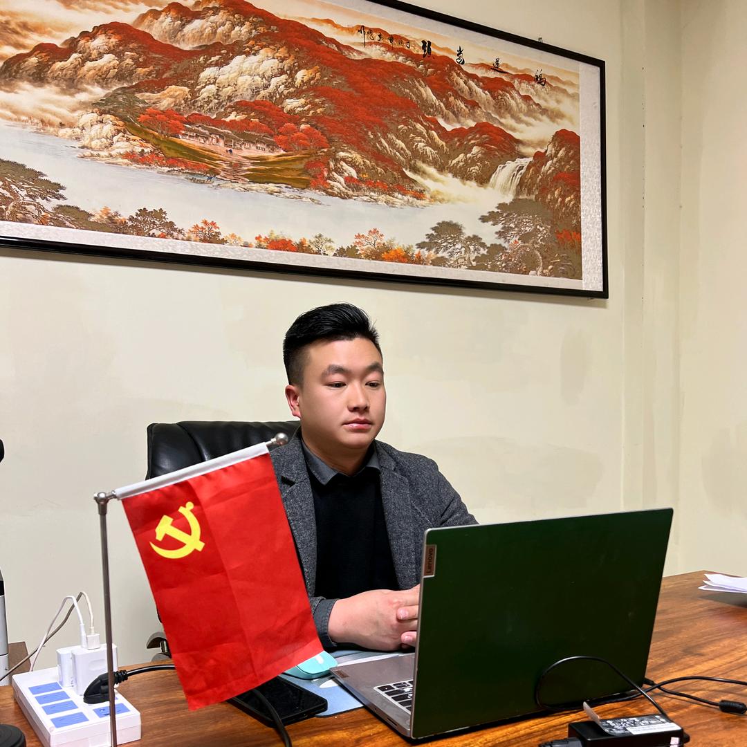 凯*飒
