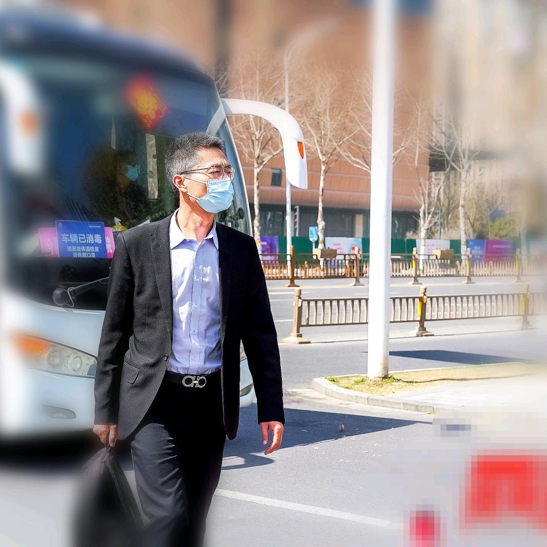 戒烟小伙