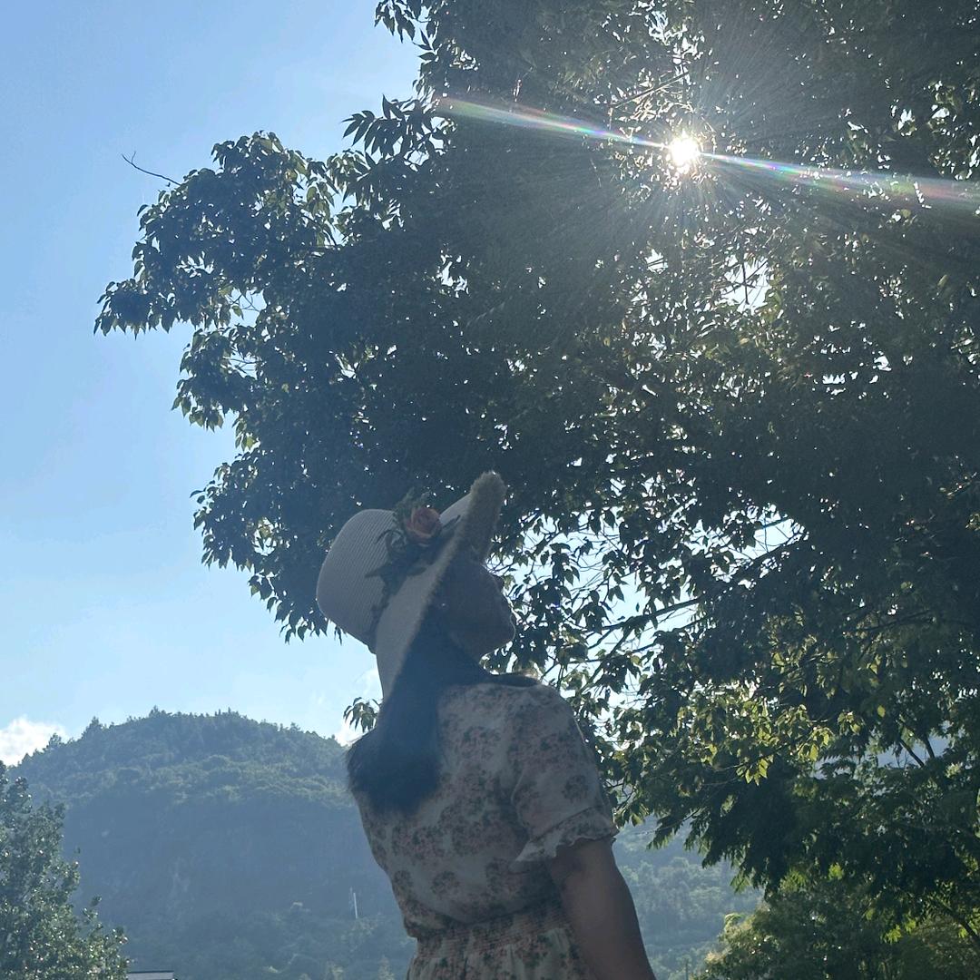 娅姐姐（拒绝连赞）