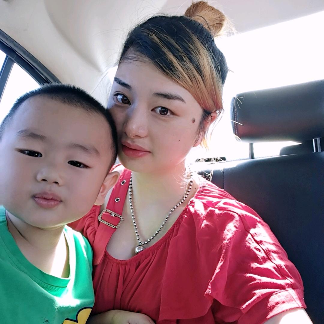 火车站金苹果老一楼60.67号文胸批发