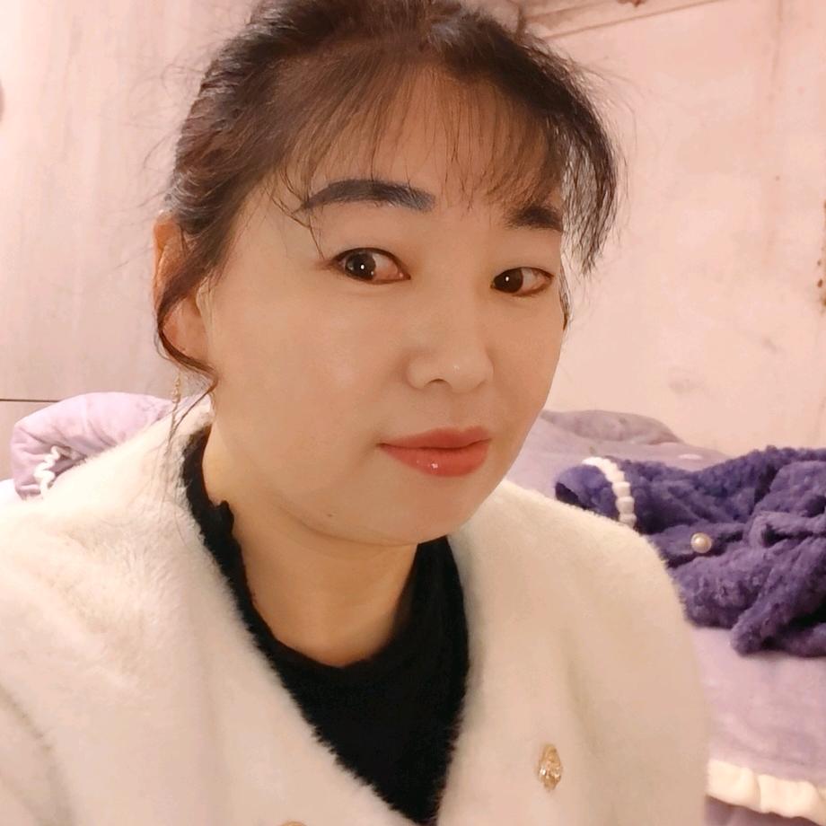 乖巧的丫头。