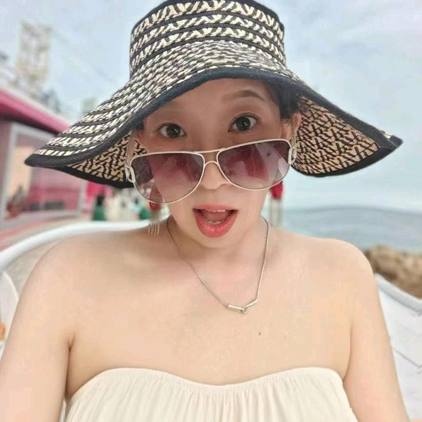 天上的云在飘