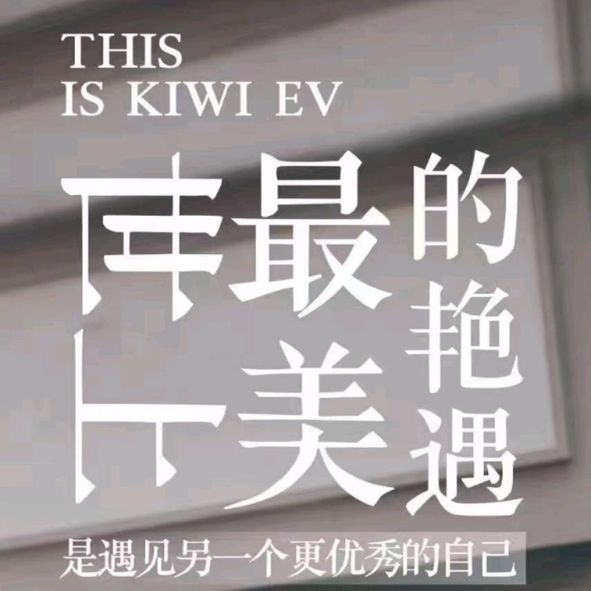 在广西割稻谷