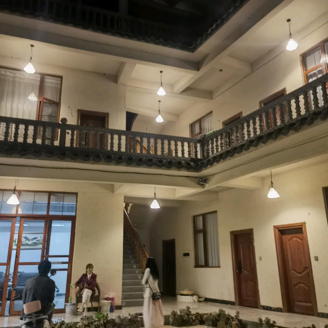 普者黑院巷旅居《定位，情人桥》