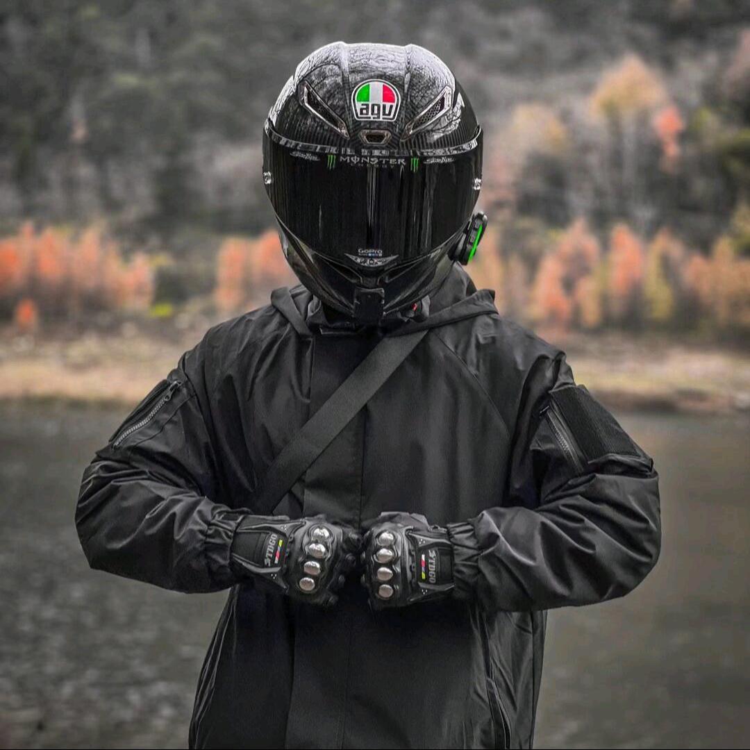 不会压弯的琛奎斯🏍