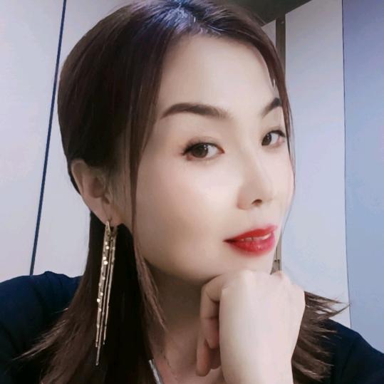 风格布艺窗饰 王霞