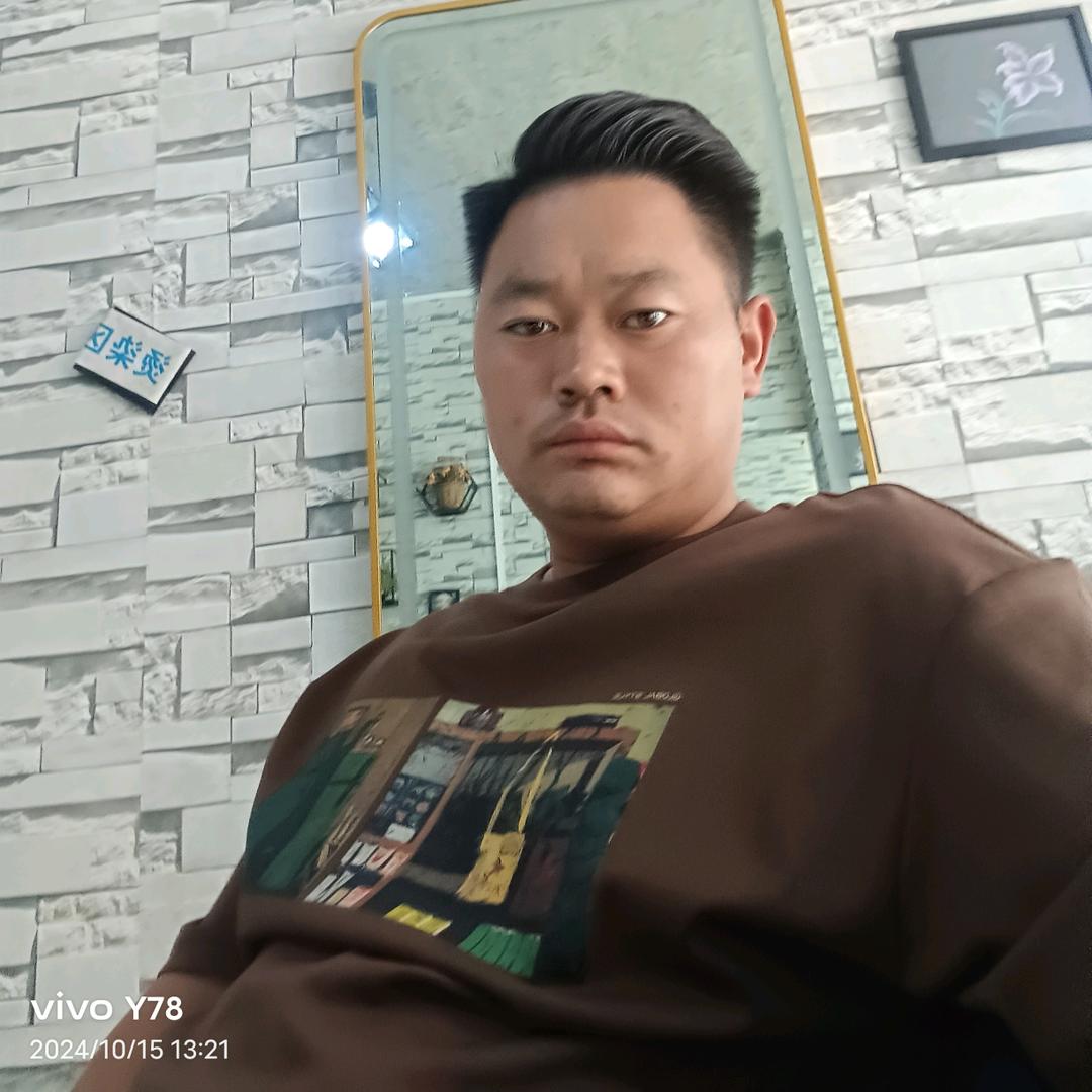 一个单亲爸爸。