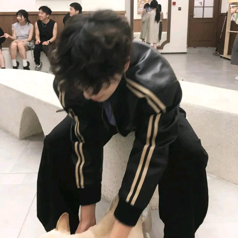 绪桉
