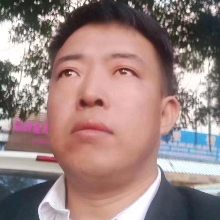 云南曲靖承接PC耐力板阳光棚安装落地