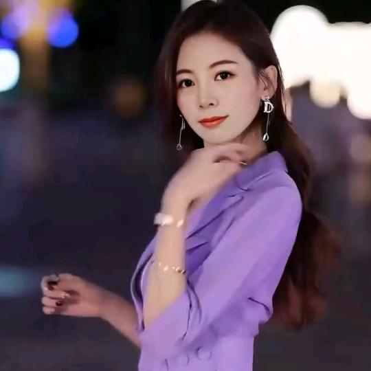 俏佳人时尚穿搭