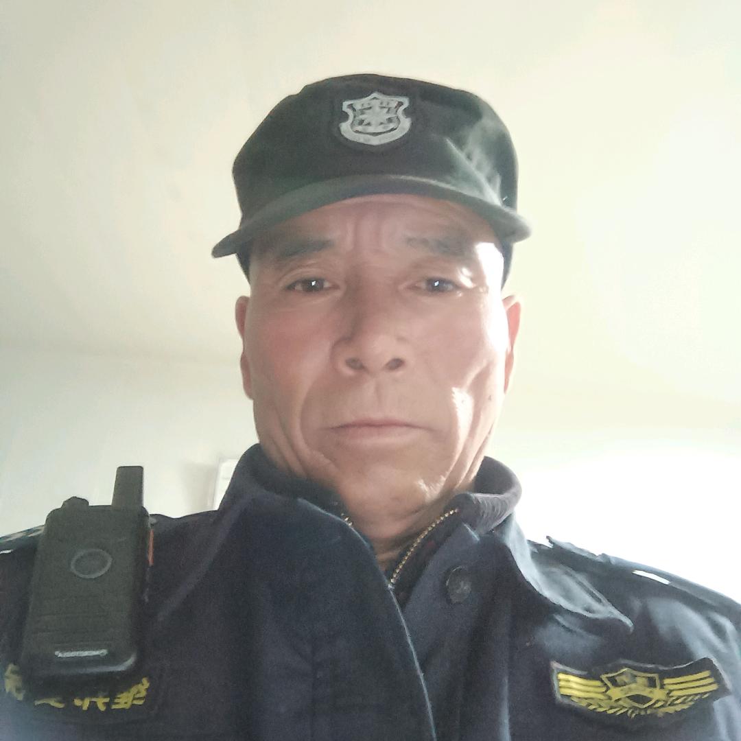 龙哥首播22点50开播。