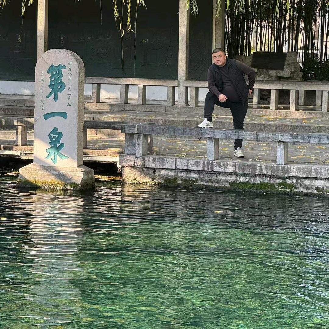 风 与 路 人