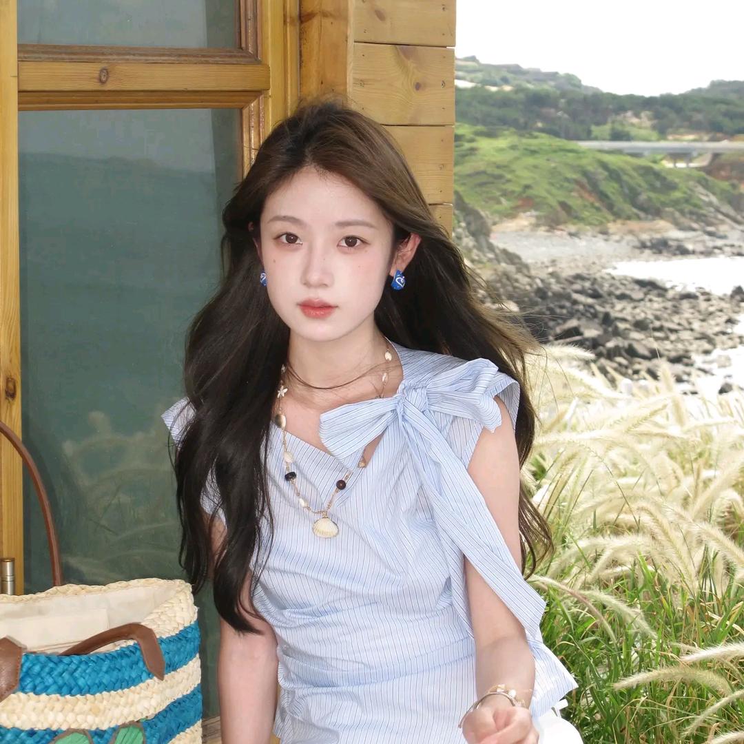 美女的心乱₇₈糟     🦋