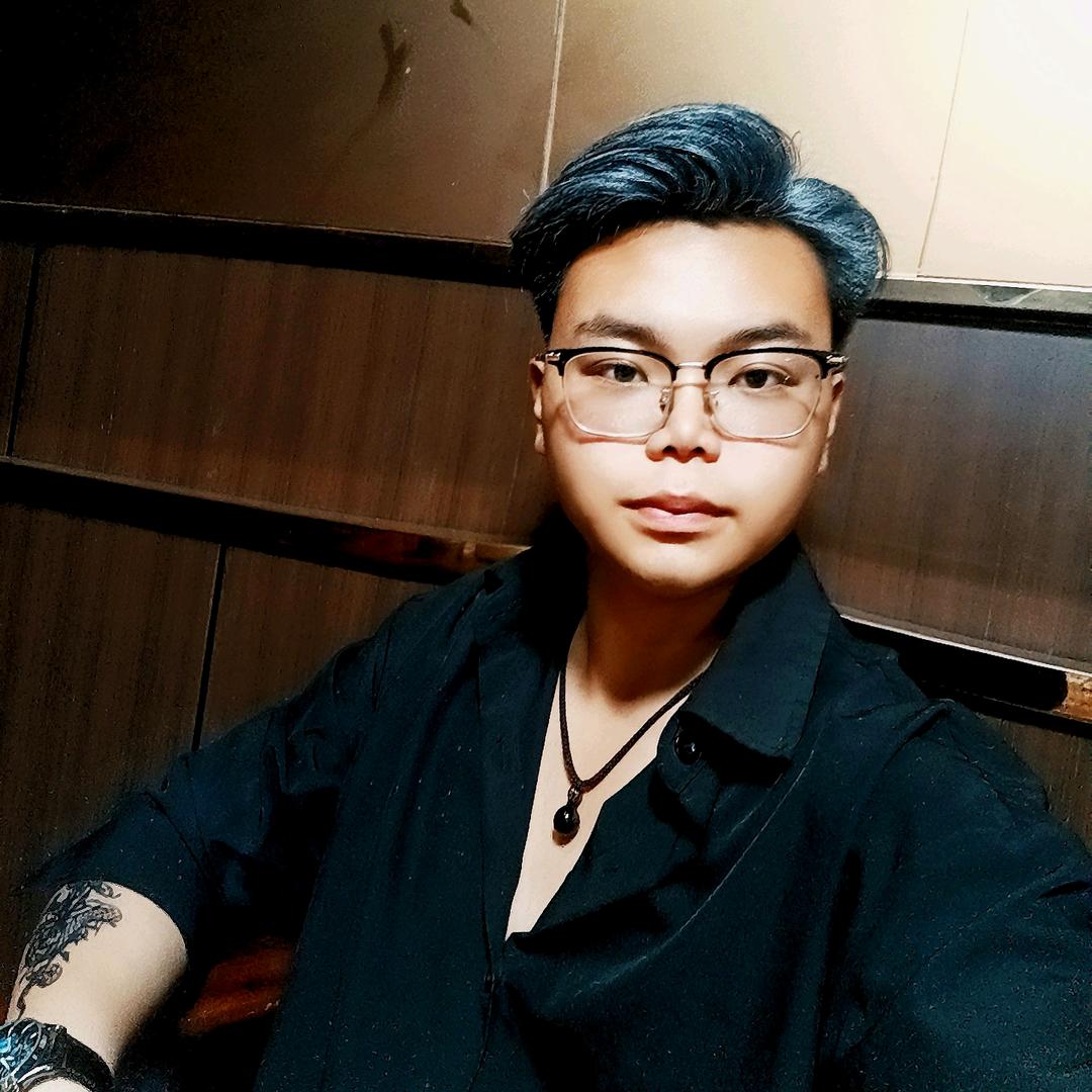 龍帝.