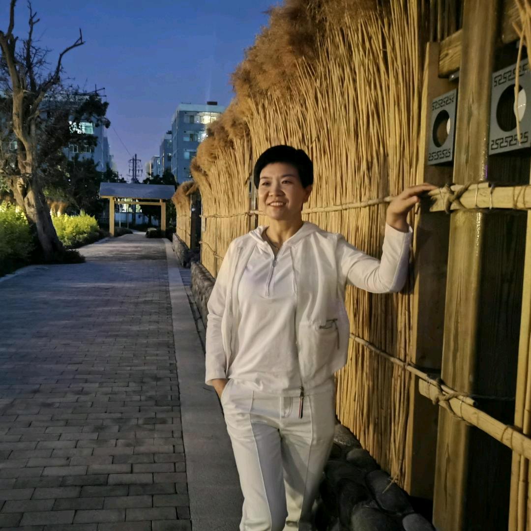 润泉湖水兵舞艺术团