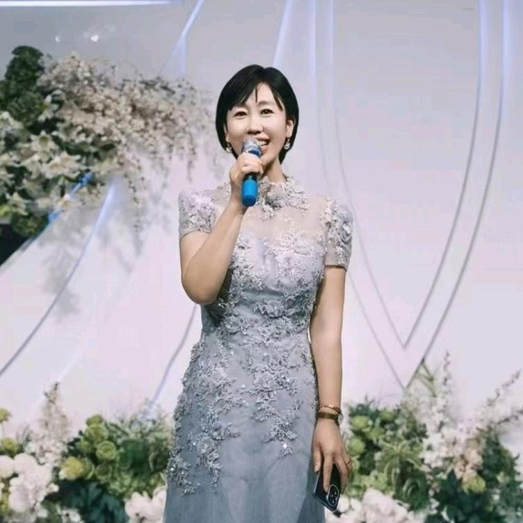 平遥主持人一然