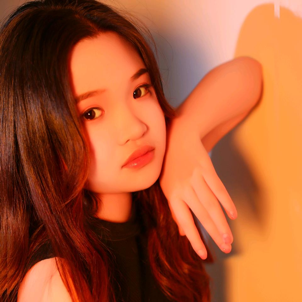 热爱舞蹈的小雨