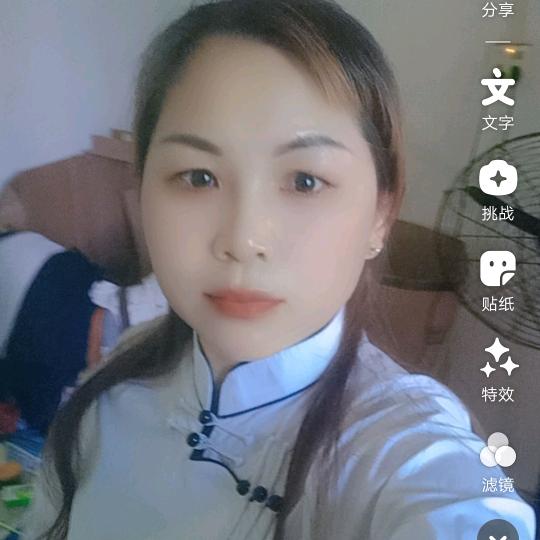 梁小&