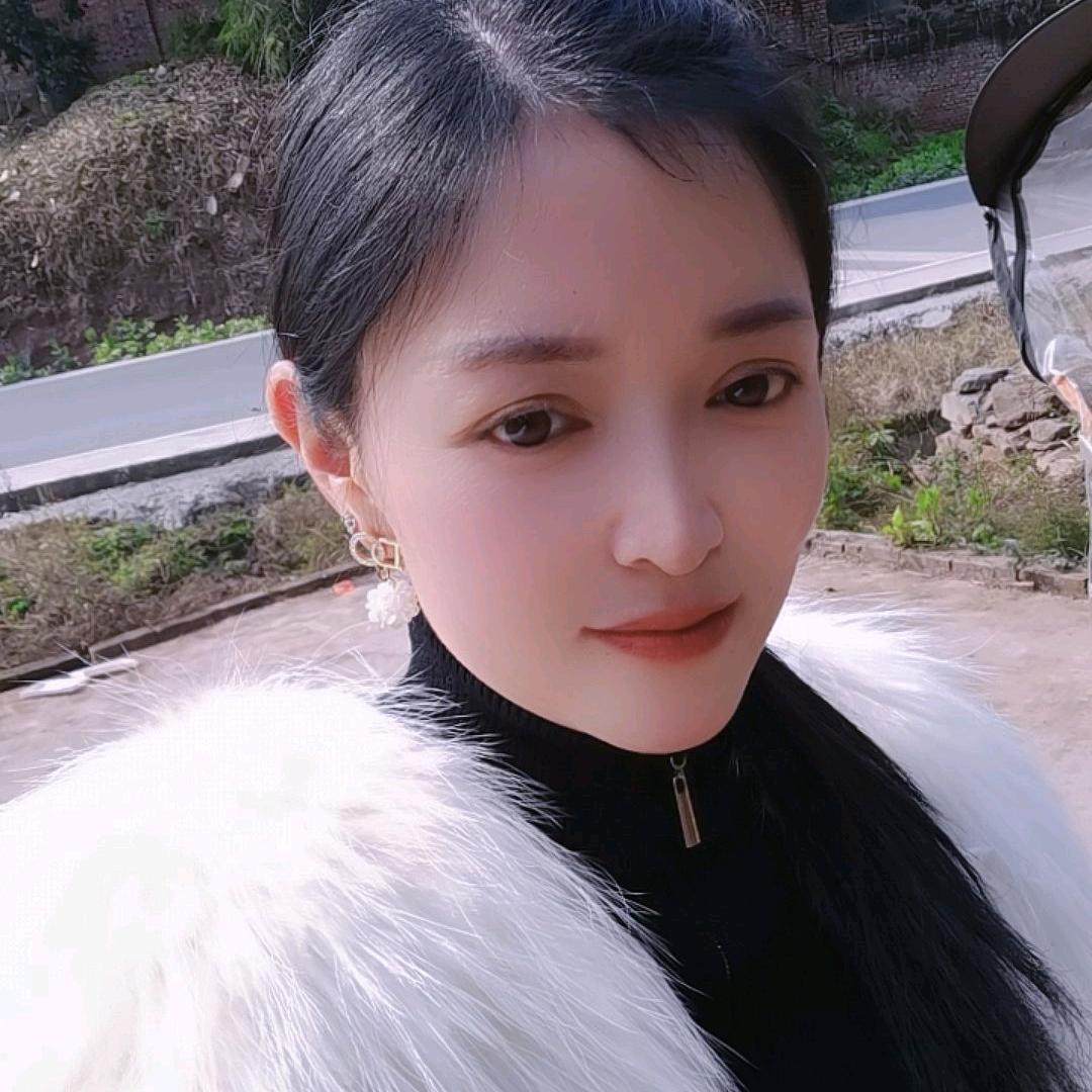 嫣姐爱穿搭