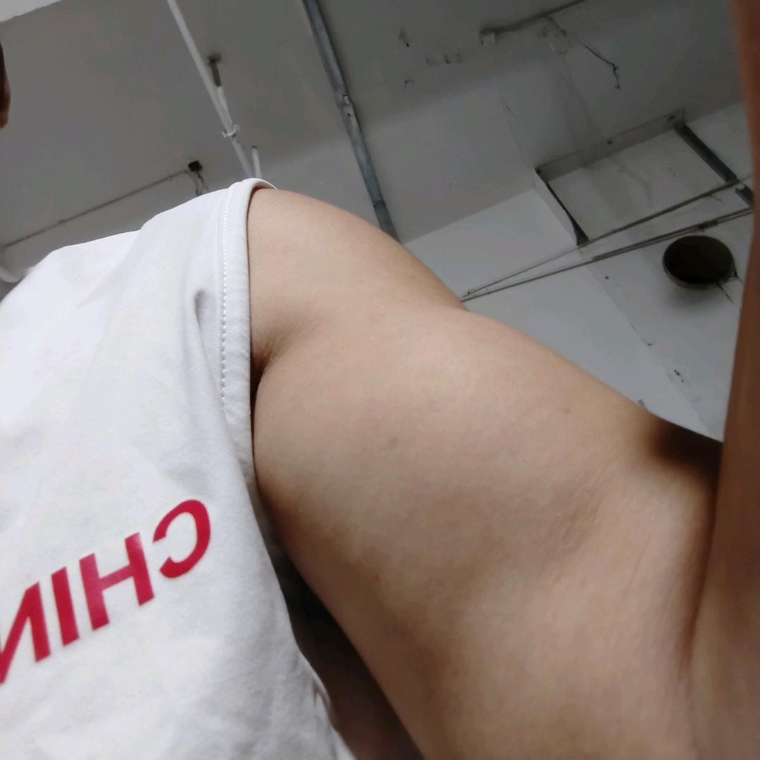 周三