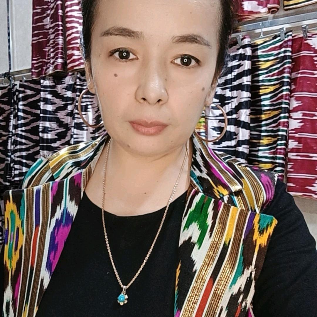 天山区大湾西域艾特莱丝店