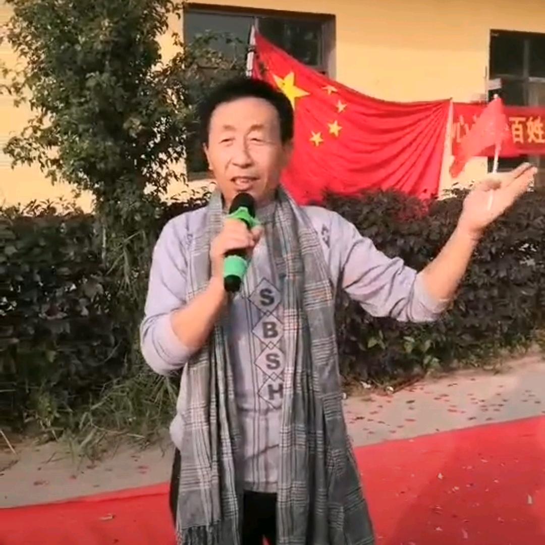 平 易近人