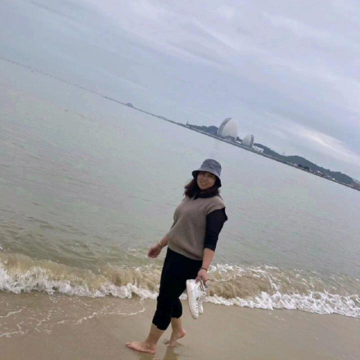 英子
