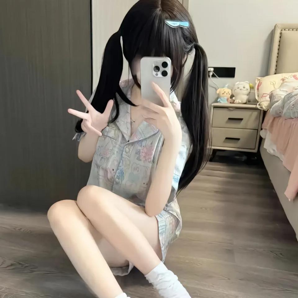 萝.
