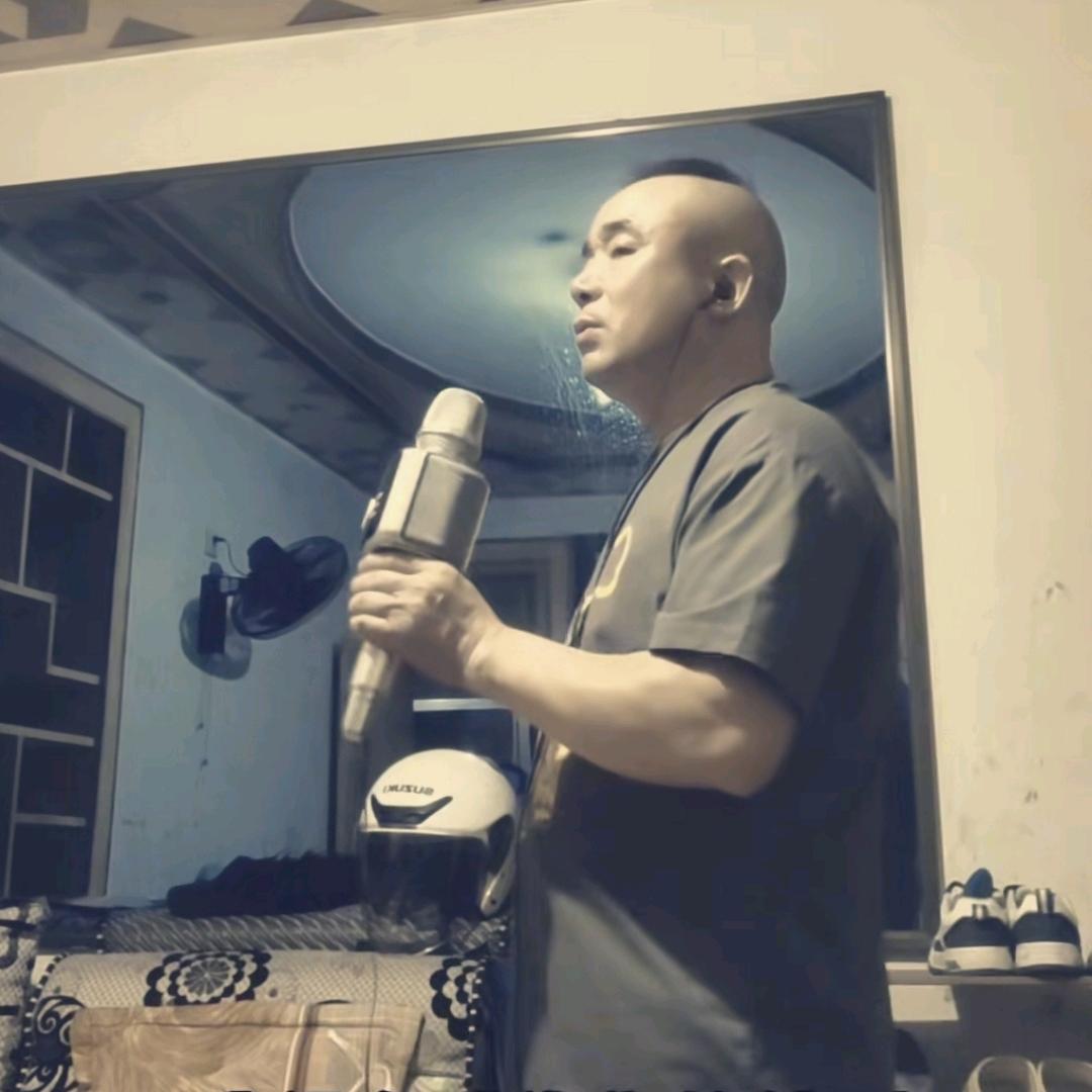 🍷杯酒敬余生🎤