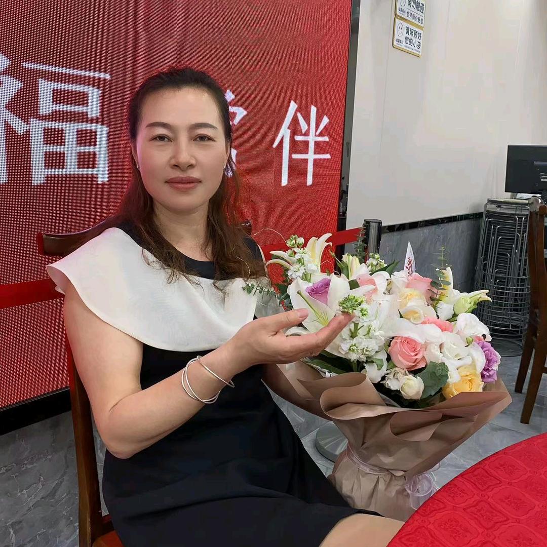 淮安辉煌卫浴  花姐