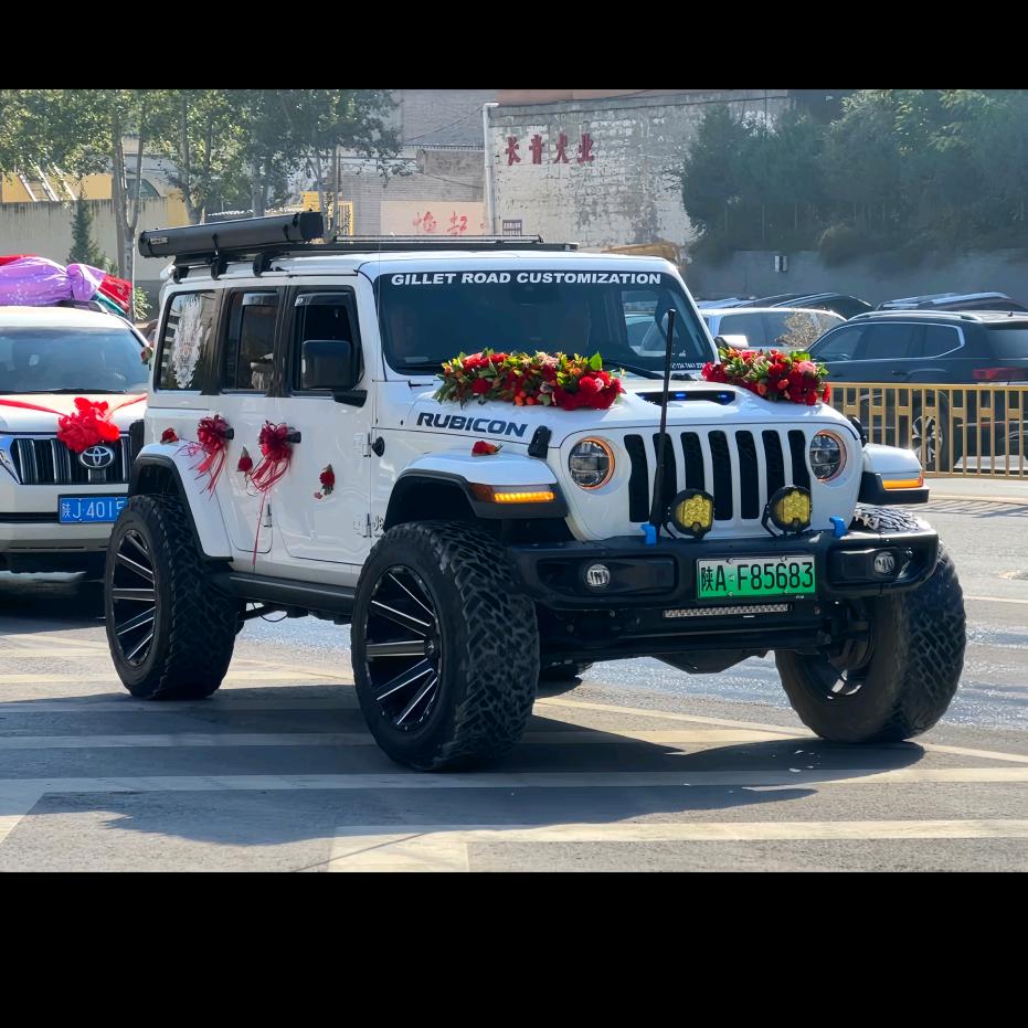 子长市小贾婚车队Jeep牧马人霸道红旗