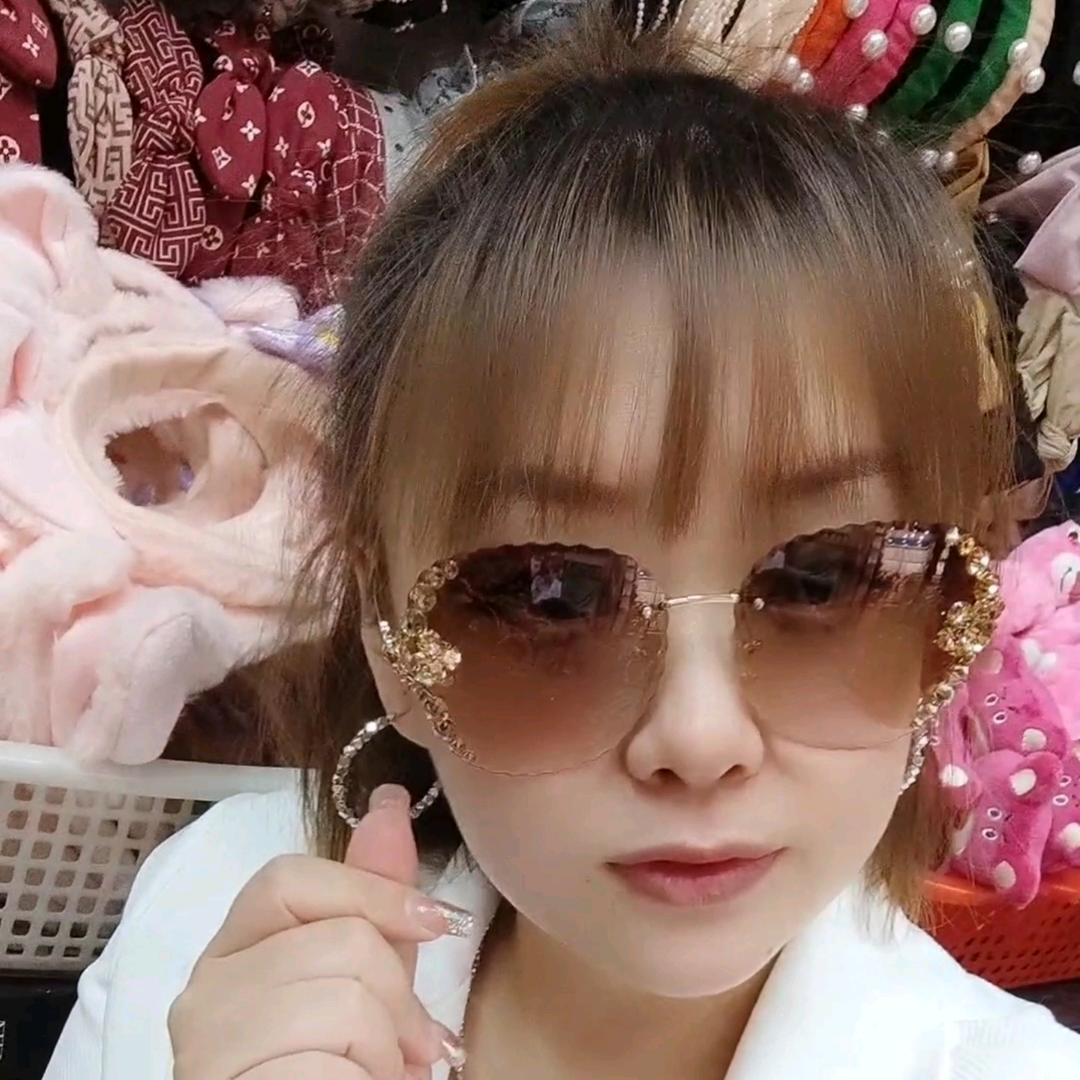 靓彩饰品