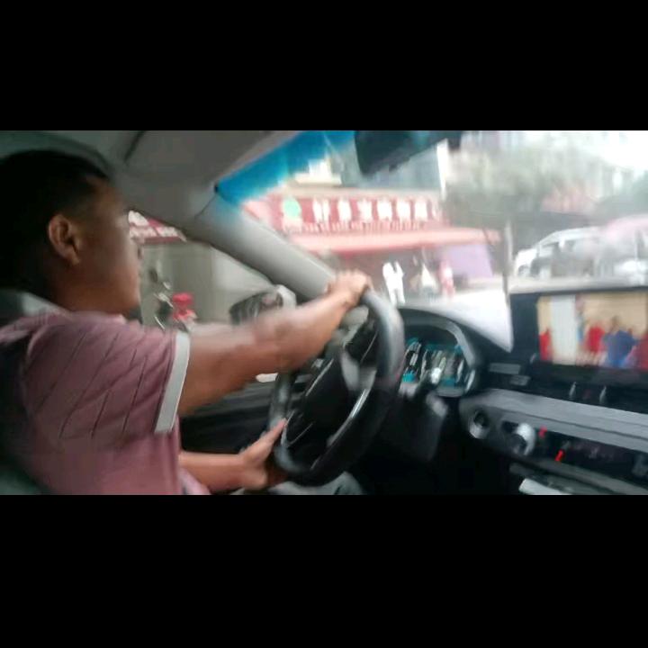 风风雨雨自己扛，酸甜苦辣自己扛