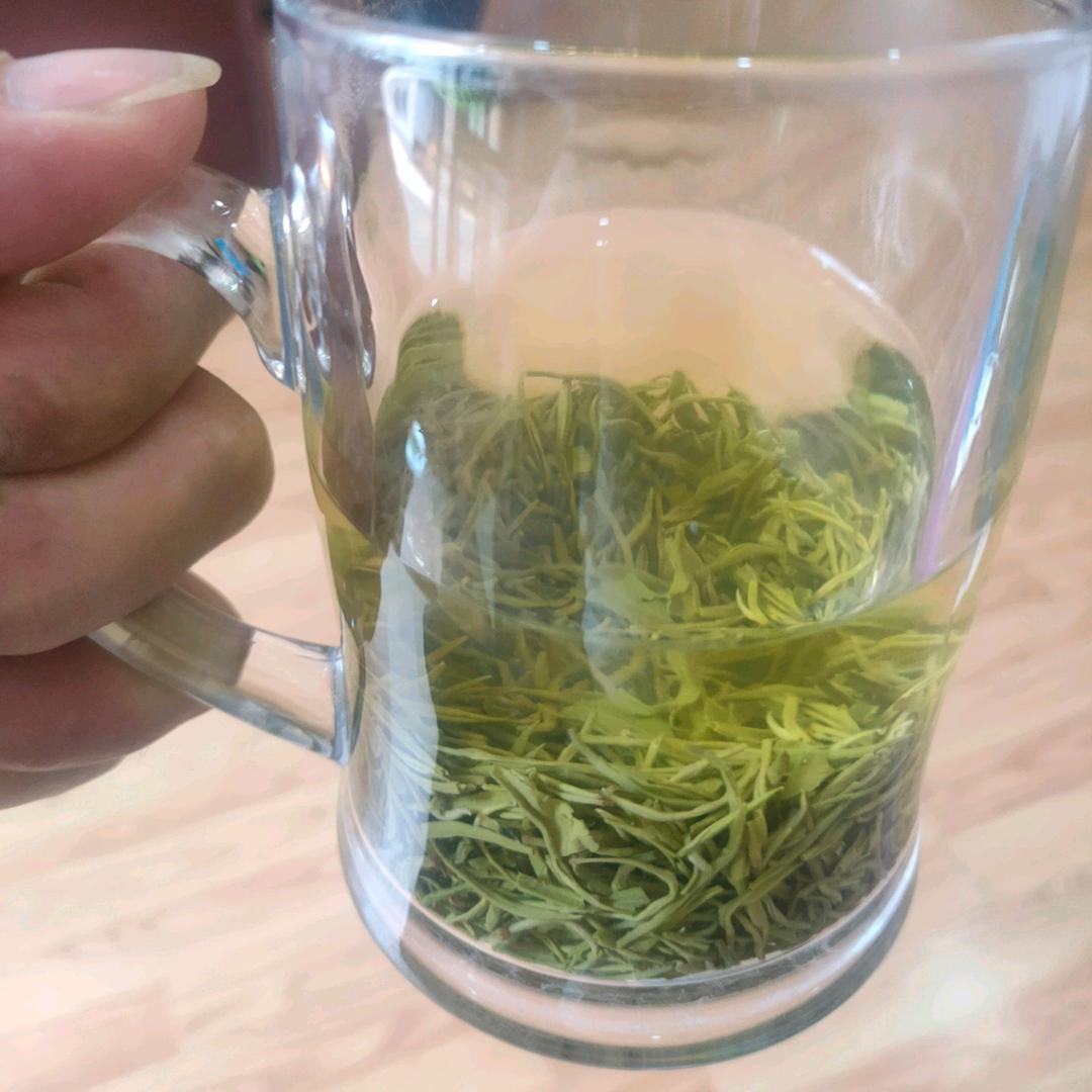 郑在调茶