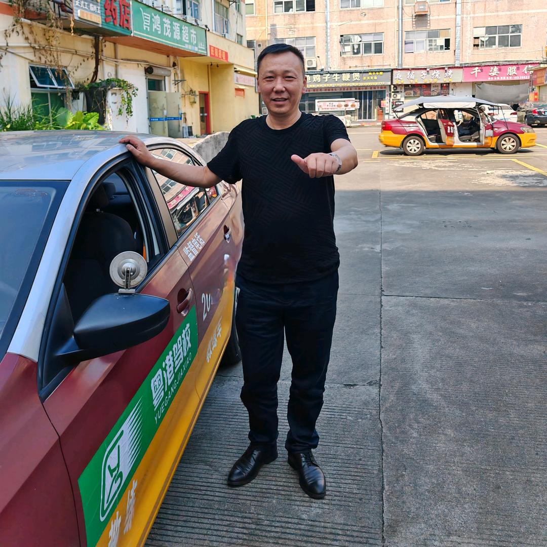 深圳粤港驾校 董教练