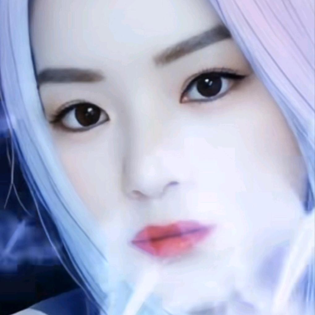 （悬崖上的白玫瑰）